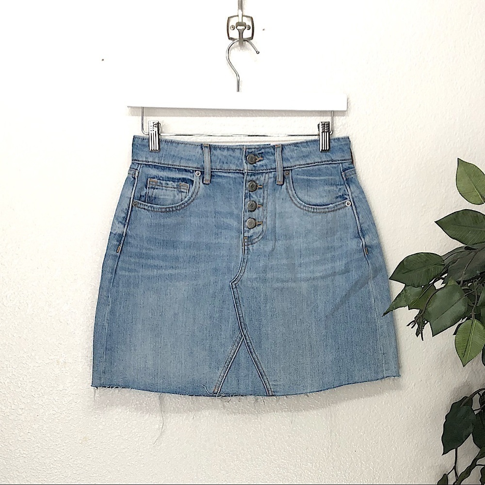 NWT Old Navy Light Wash Denim Skirt